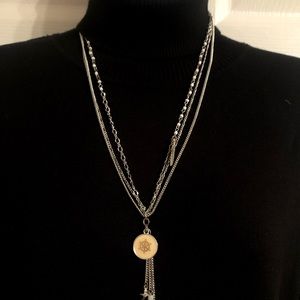 😀Aeropostale silver tone necklace